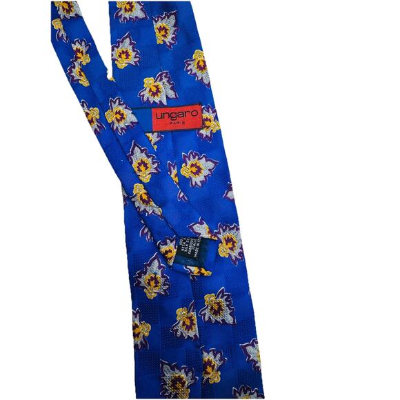 UNGARO PARIS BLUE FLORAL 100% SILK MENS TIE 3.75 x 58 in. - Picture 1 of 4